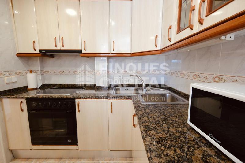 Foto 76843a7a-9cc3-4705-95e2-bd780e3a2a95. Appartamento con piscina in pla de maset - cap de Salou Salou