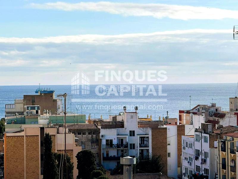 Foto cca7d99b-a36e-44c8-b040-dd8e1f18310c. Àtic amb calefacció a Eixample Tarragona