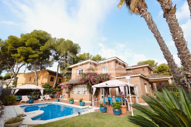 Foto a5aa0d0c-14bc-46a5-9fa8-d1bec57bc579. Casa a Urbanitzacions de Llevant Tarragona