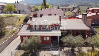 Casa a Ulldemolins. Espectacular casa independiente con jardín en entorno de paz en