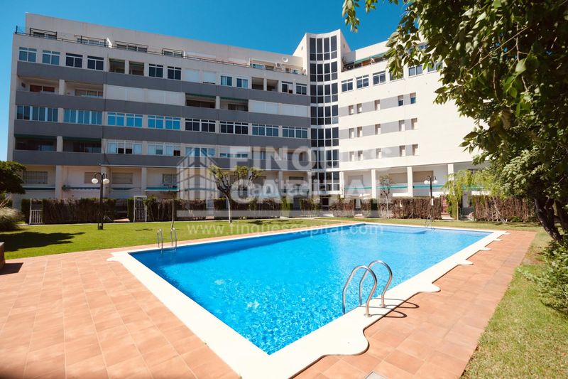 Foto 4b09c867-d160-4106-b208-596ac1ae5505. Dúplex amb piscina a Passeig Marítim Miami Platja