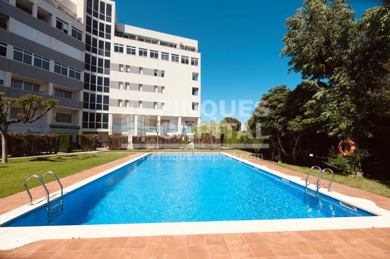 Foto 5bf3b0e7-4ee0-4e90-b033-6fffb4bf1d12. Dúplex amb piscina a Passeig Marítim Miami Platja