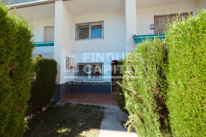 Foto c85a49a0-8859-487b-96cd-0ec9e7d53890. Dúplex amb piscina a Passeig Marítim Miami Platja