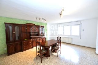 Appartamento in Constantí. Piso de 123 m con 4 habitaciones y parking en constantí.