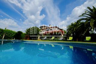 House in Platja de Mont-roig. Espectacular villa con acceso directo a la playa