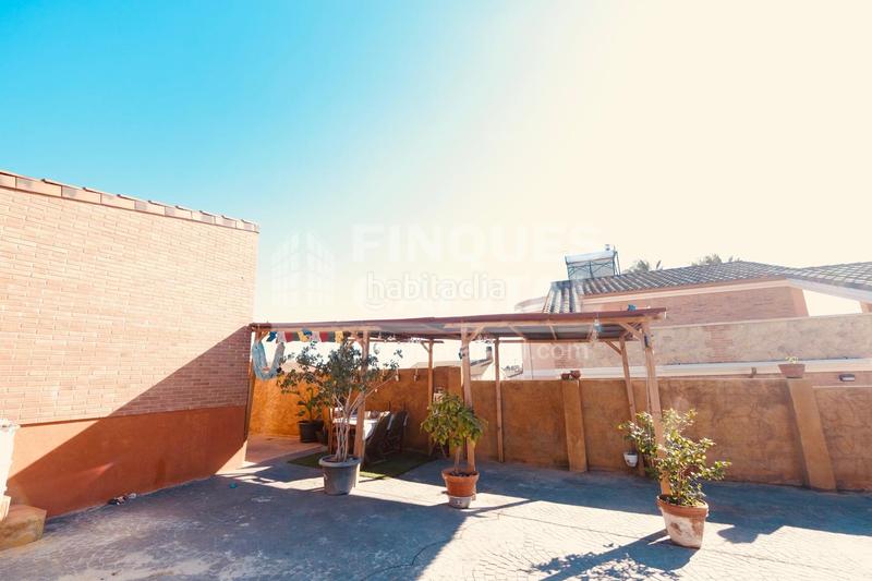 Foto e0fb9bb3-a6c8-4e94-a7c6-075321e763d4. Casa espectacular casa unifamiliar con piscina y casa de invitados ubicada en els pallaresos en Pallaresos (Els)
