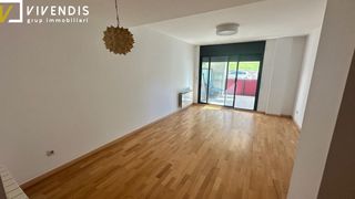 Rent Flat  Sant marti. Piso en alquiler  casc antic lleida