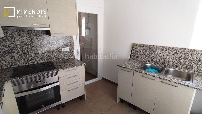 Foto fa739943-bc03-450a-8ca0-4ec83d812a89. Edifici a Linyola