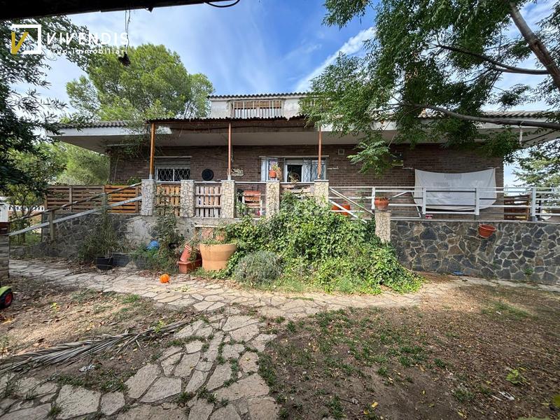 Foto f69d2253-ad56-423e-8bff-306368bb3366. Casa amb calefacció aparcament piscina a Partides Rurals Lleida