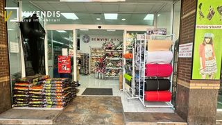 Locale commerciale  Carrer del baró de maials. Local en venta  zona príncep de viana