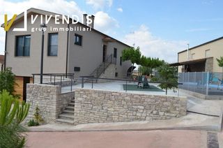 Chalet à Oluges (Les). Casa en venta cerca de cervera