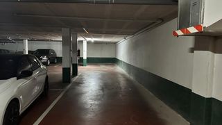 Aparcament cotxe a Príncep de Viana-Clot-Xalets Humbert Torres. Parking en venta  prat de la riba