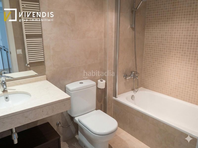 Foto e5dd5712-ba7f-42d9-9040-199411e559c1. Planta baixa amb calefacció aparcament piscina a Lleida