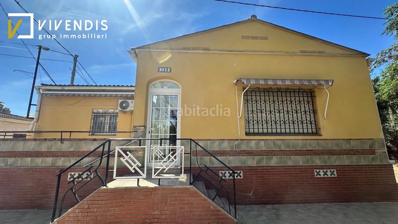 Foto 171ebc4a-d5d9-4ab4-a3c2-99ec2c9c40b2. Casa amb calefacció aparcament a Rosselló