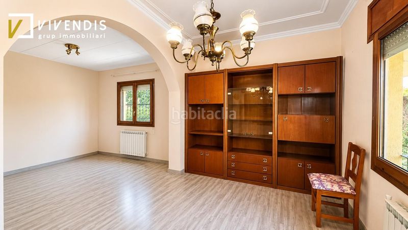 Foto 1a244d74-58fa-45d8-b076-33f92abac9cf. Casa amb calefacció aparcament a Rosselló