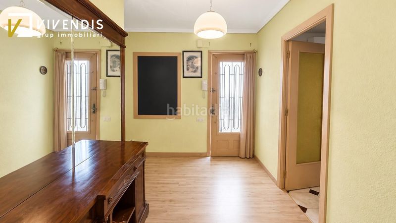 Foto 9a9e39ae-10bc-4a87-a7d1-909a6a916f63. Casa amb calefacció aparcament a Rosselló