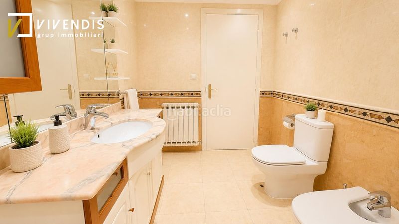 Foto b165b47b-1417-488c-b7bd-c1a3d95e2043. Casa amb calefacció aparcament a Rosselló