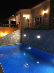 Casa en Terrafortuna - Puig Ventós. Bonita casa con piscina y terraza en urbanización de vidreres