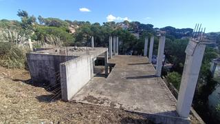 Terreny residencial a Aiguaviva Parc. ¡gran ocasión estructura de dos casas adosadas!