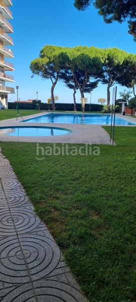 Foto 59d244e3-be36-4d6c-860f-217d3a465900. Piso vista al mar en primera línea en Els Pins Blanes