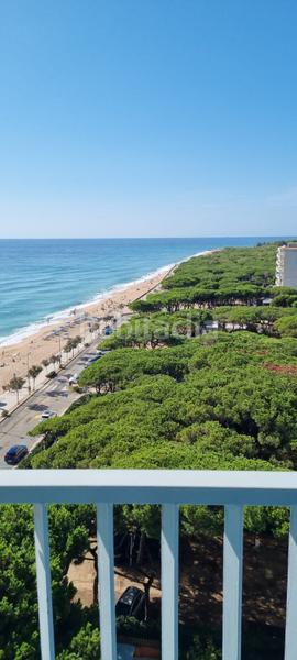 Foto ebc2232a-cef7-44ef-96e6-e8115ca70112. Piso vista al mar en primera línea en Els Pins Blanes