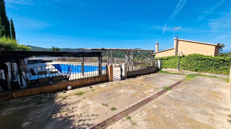 Foto a7638e31-eb97-4823-bea5-8bc043dd96c8. Casa amb piscina a Aiguaviva Parc Vidreres