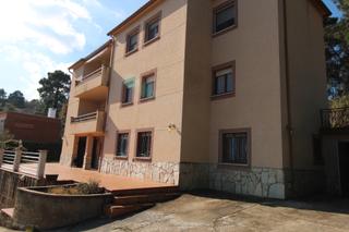 Casa a Terrafortuna - Puig Ventós. Impresionante casa con tres viviendas independientes en vidreres