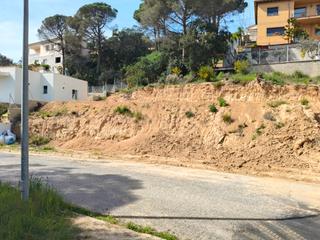 Terreno residencial en Carrer de saturn 156. Maravillosa parcela soleada y orientada al sur en lloret de mar