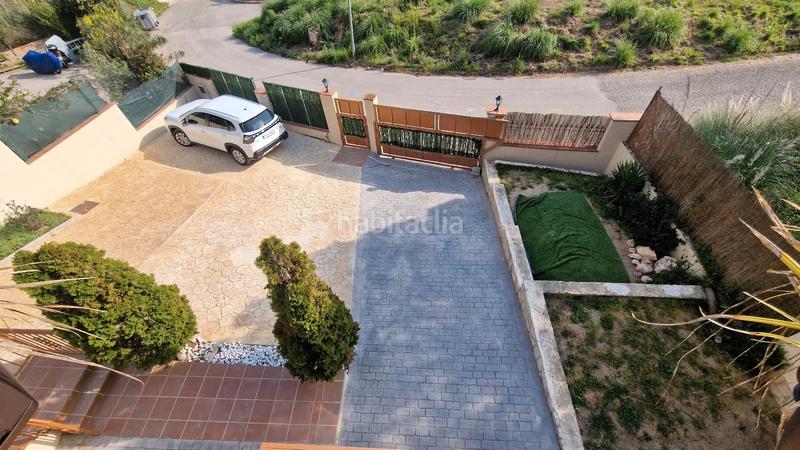 Foto 16a179e3-5b64-4586-871d-cd07a4a78ace. Casa amb xemeneia aparcament a Aiguaviva Parc Vidreres