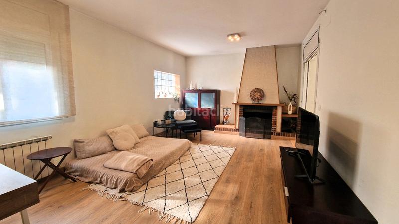 Foto 2a34eda9-e36d-493a-9a5d-c91f504fe4a5. Casa amb xemeneia aparcament a Aiguaviva Parc Vidreres