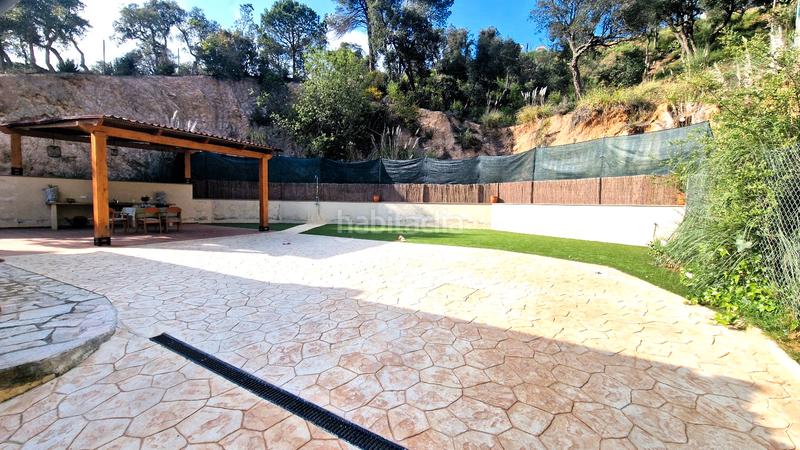 Foto 45160954-051f-44b1-8c8a-5e14d255be3b. Casa amb xemeneia aparcament a Aiguaviva Parc Vidreres