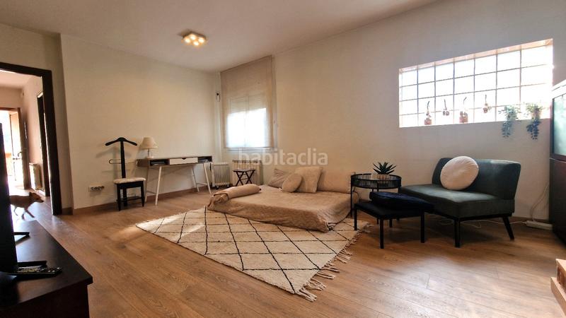 Foto 574fef99-f72f-4e5c-b637-e80bd3a7cd81. Casa amb xemeneia aparcament a Aiguaviva Parc Vidreres