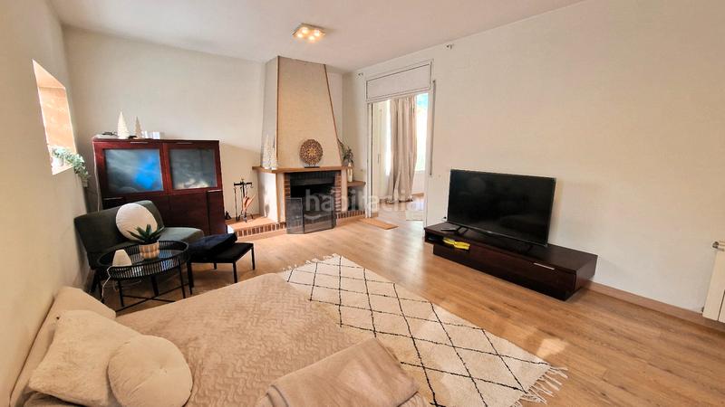 Foto 5b07c981-b129-43ff-9084-ffab4f53b7f1. Casa amb xemeneia aparcament a Aiguaviva Parc Vidreres