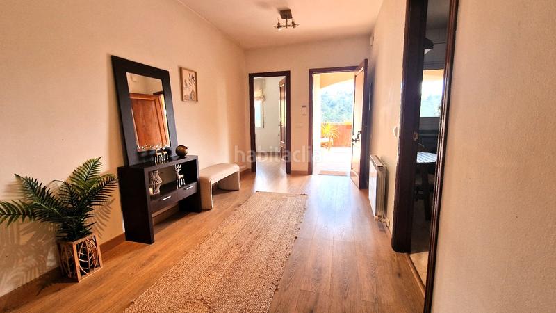 Foto f9ac9818-6064-44cb-afe0-c32f5ceadbe0. Casa amb xemeneia aparcament a Aiguaviva Parc Vidreres
