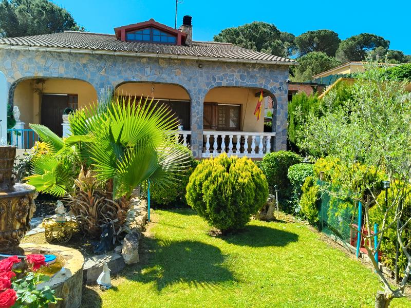 Foto 618b234a-c679-4c0a-9f50-43f994d6c854. Casa amb xemeneia calefacció a Lloret Residencial - Montlloret Lloret de Mar