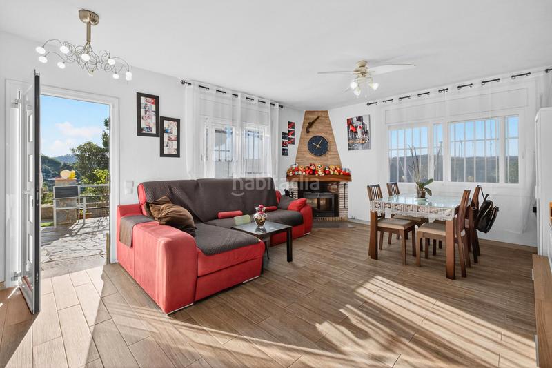 Foto 9076fe45-8f76-4b65-b94c-8bfd3dbf0e5a. Maison avec cheminée parking dans Aiguaviva Parc Vidreres