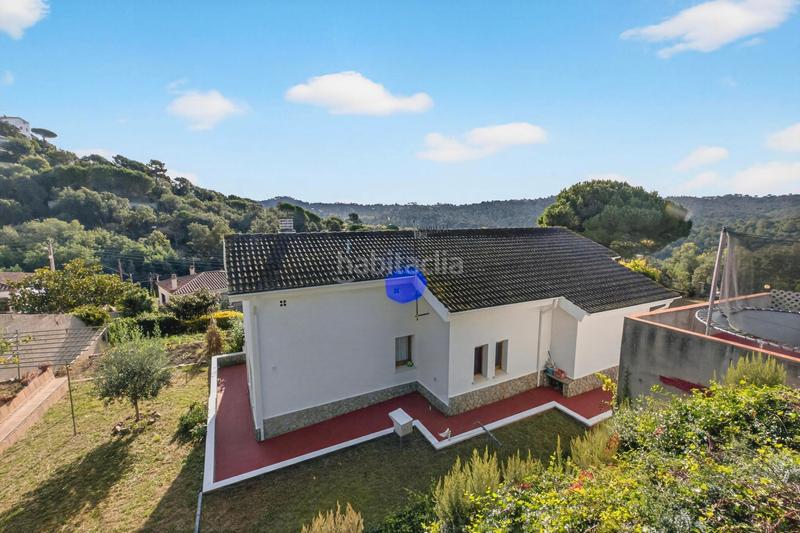 Foto eb9a8c91-4cae-4d0e-95f0-e0cf45066af7. Maison avec cheminée chauffage parking dans Aiguaviva Parc Vidreres