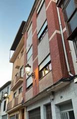 Edifici a Centre. Edificio con tres viviendas independientes en el centro de llore