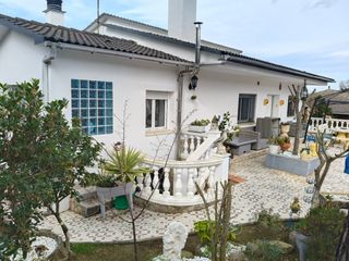 Casa a Montbarbat. ¡¡¡¡¡urge venta!!!!!espectacular propiedad con dos viviendas tot