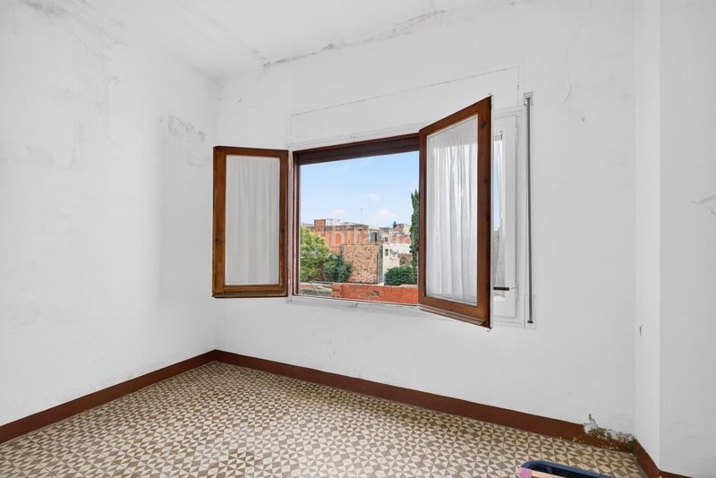 Foto d1acfcde-331f-4647-bccf-af2578d5183d. Edifici a Malgrat de Mar