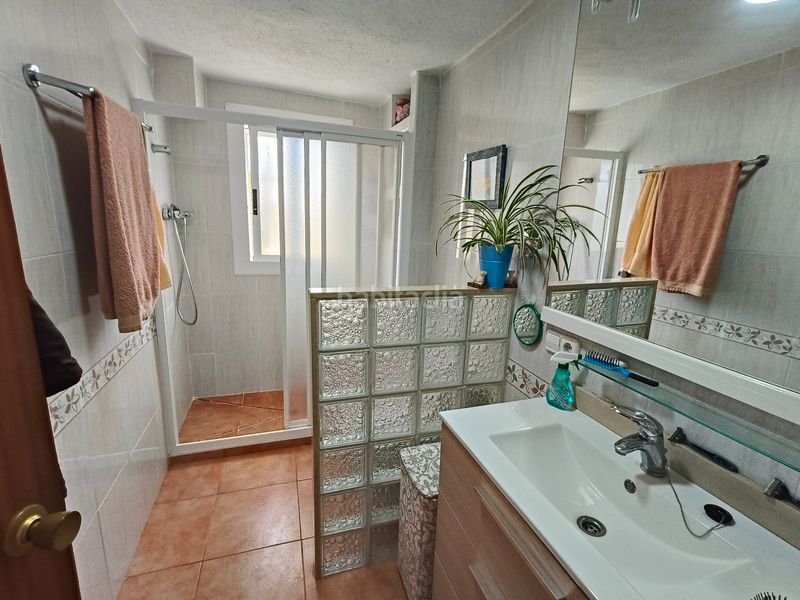 Foto 1e29ec20-8d35-445b-8c3d-ec57dfd08585. Casa amb xemeneia a Aiguaviva Parc Vidreres
