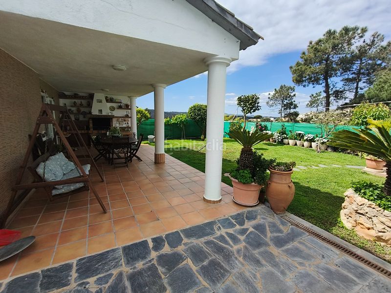 Foto b09743da-7835-49f6-a2cd-fbc67c6c2082. Casa amb xemeneia a Aiguaviva Parc Vidreres