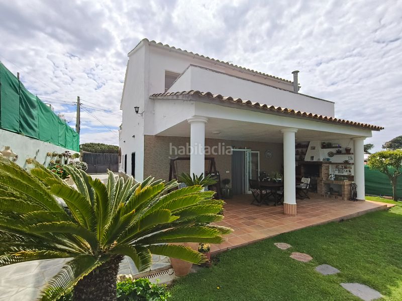 Foto b3cc75d7-e3b2-42e2-bd2d-7e238fe18ffa. Casa amb xemeneia a Aiguaviva Parc Vidreres