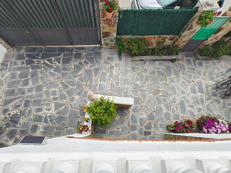 Foto c1f05d3d-b043-49f8-9bbe-5a7b91fae024. Casa amb xemeneia a Aiguaviva Parc Vidreres