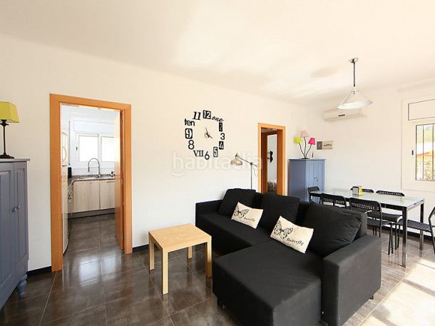 Foto 47a3a701-0ca3-42bf-9876-9d3824aad5f8. Casa amb xemeneia aparcament piscina a Aiguaviva Parc Vidreres