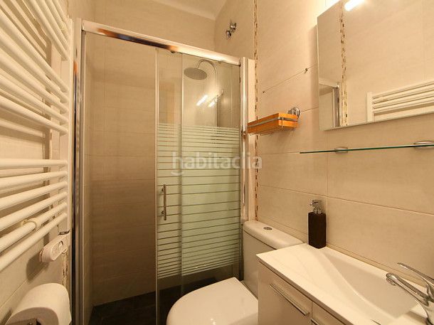 Foto 81acc663-3230-4985-8b79-62125bf5d4d6. Casa amb xemeneia aparcament piscina a Aiguaviva Parc Vidreres