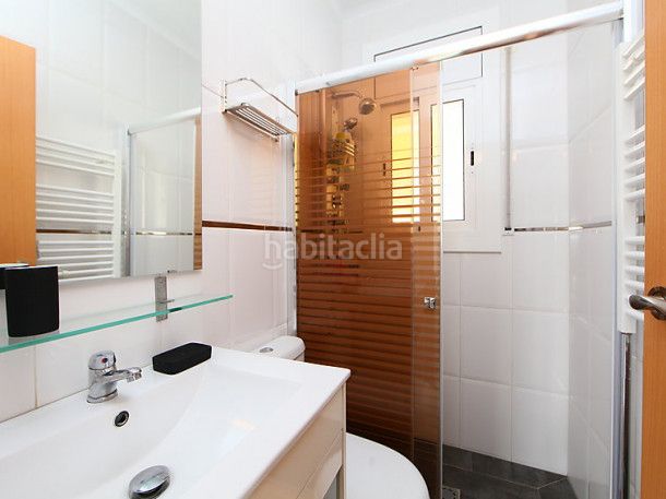 Foto fa3da6d8-3423-46bb-a574-000bb3618cec. Casa amb xemeneia aparcament piscina a Aiguaviva Parc Vidreres