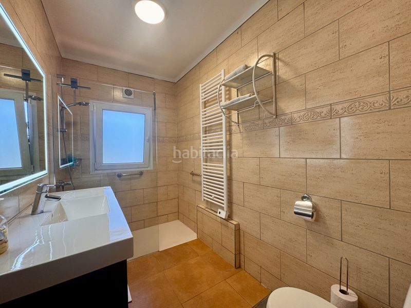 Foto a19e0c67-123a-4773-8caa-4e37923559b4. Casa amb xemeneia calefacció aparcament piscina a Lloret de Mar