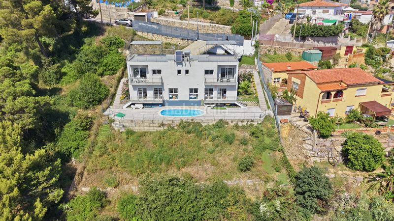 Foto a220939b-58d7-451a-8926-b6f6c5df8007. Casa adossada amb aparcament piscina a Santa Susanna
