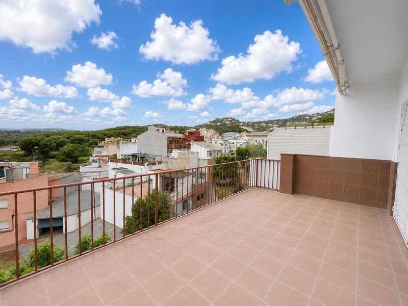 Foto c6939ae5-3909-4f9e-bacf-d635b27f8073. Casa adossada amb calefacció aparcament a Mas Baell-Can Carbó Lloret de Mar